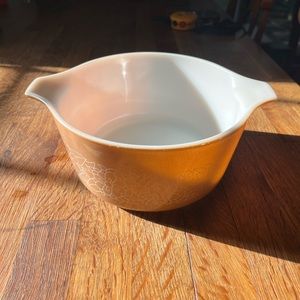 Pyrex milk glass
